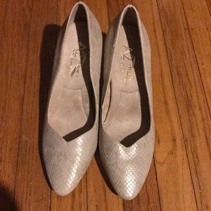 Aerosoles comfort heel size 9 nwot